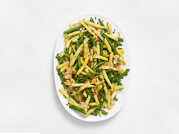 Buttery beans with almonds