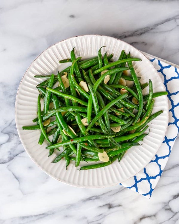 Buttery garlic green beans