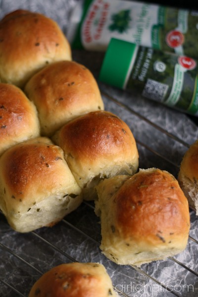 Buttery herb pull-apart rolls