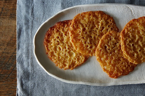 Buttery lemony lace cookies