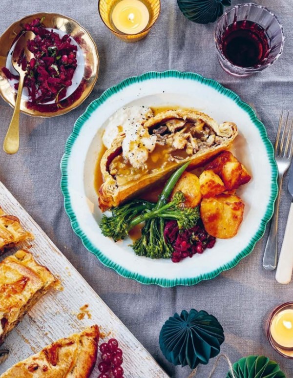 Buttery mushroom, chestnut and thyme Wellington
