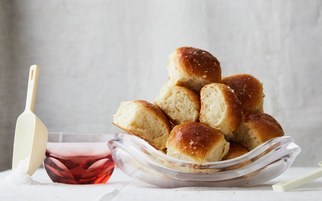 Buttery pull-apart dinner rolls