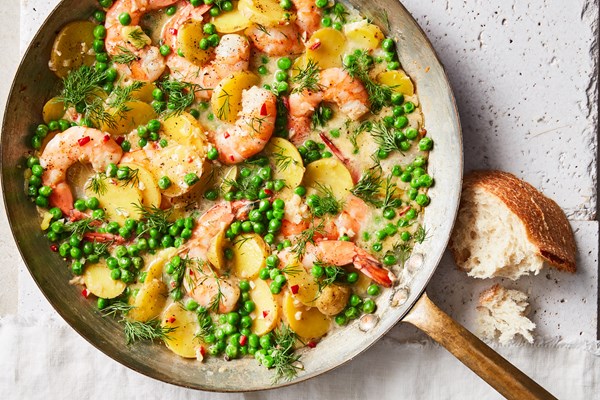Buttery shrimp with peas and potatoes