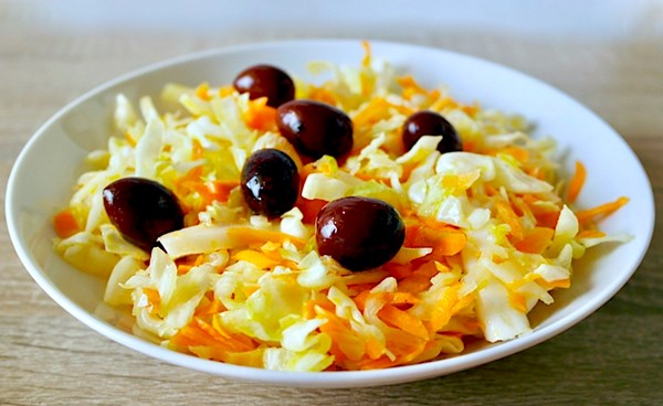 Cabbage and carrot salad