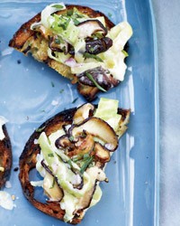 Cabbage-and-mushroom toasts