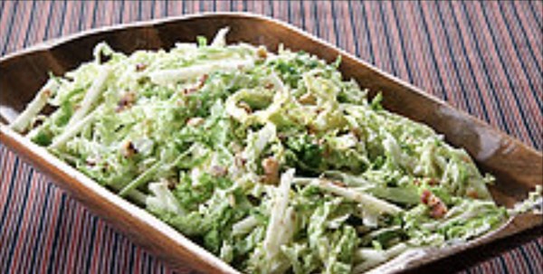 Cabbage salad with apples and walnuts