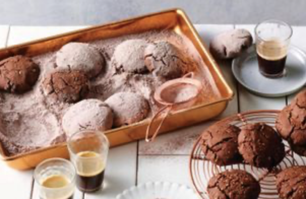 'Cacao-rabiedies' with hazelnut, almond and dark chocolate