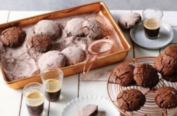 'Cacao-rabiedies' with hazelnut, almond and dark chocolate