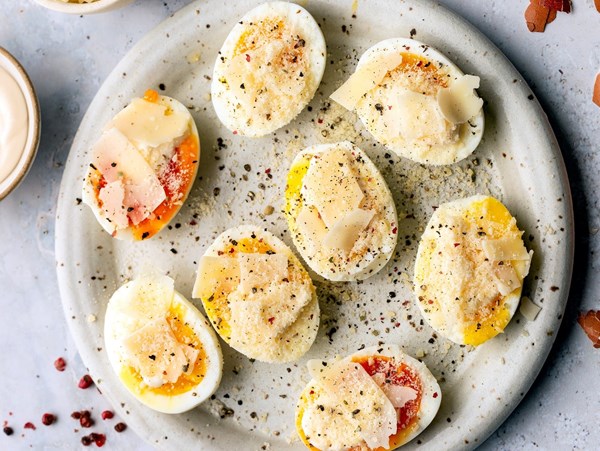 Cacio e pepe 7-minute eggs