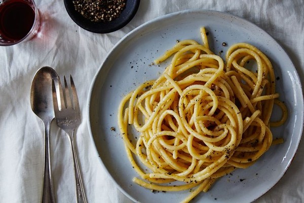 Cacio e pepe {Jenny Goychuchen}