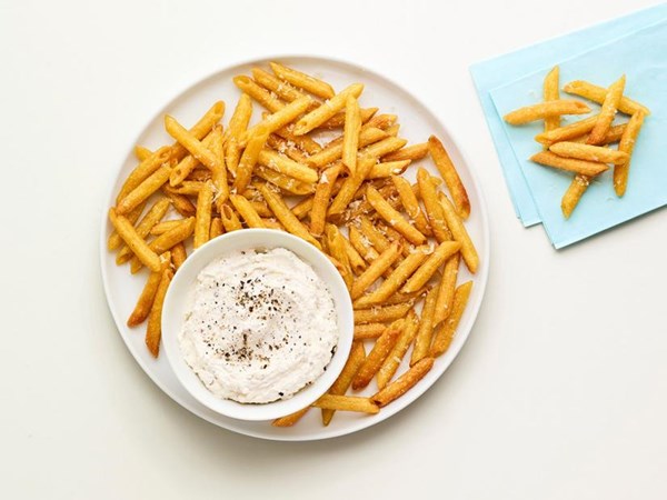 Cacio e pepe pasta fries
