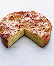 Cacio e pepe pasta pie