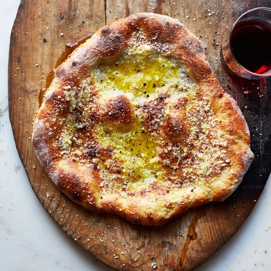 Cacio e pepe pizza