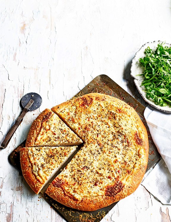 Cacio e pepe pizza