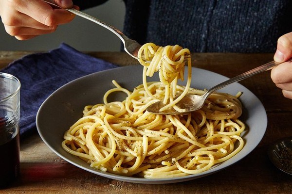 Cacio e pepe {Sara Jenkins}
