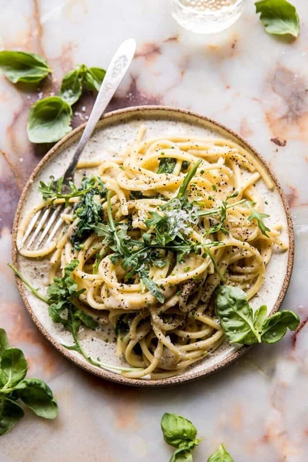 Cacio e pepe with arugula and lemon