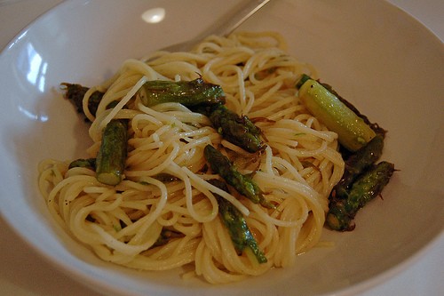 Cacio e pepe with asparagus