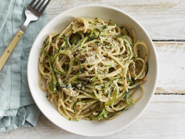Cacio e pepe with zucchini