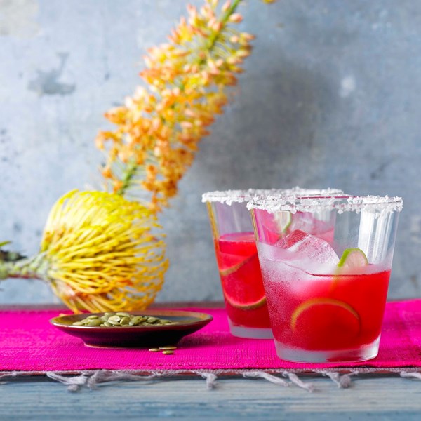 Cactus fruit cocktails (Margaritas de tunas)