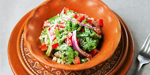 Cactus paddle salad (Ensalada de nopales)