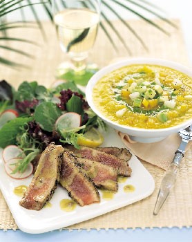 Caesar salad with pepper-grilled tuna