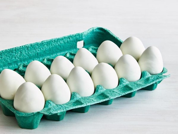Cake ball eggs 