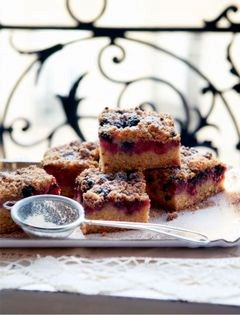 Cake with raspberries, blueberries and coconut