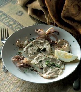 Calamari with tuna mayonnaise (Calamari con salsa tonnata)