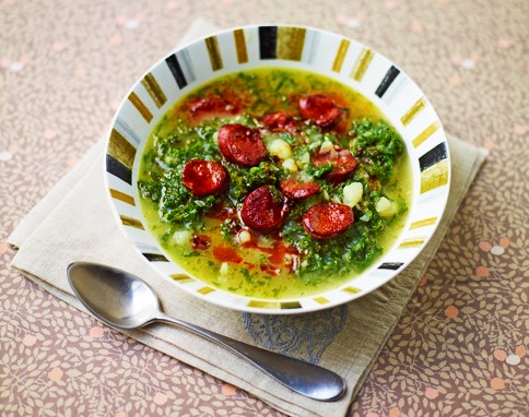 Caldo verde soup