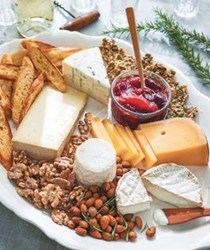 California cheese plate with stone fruit chutney
