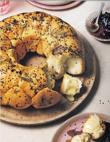 Camembert monkey bread with onion marmalade