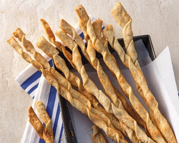 Camembert straws