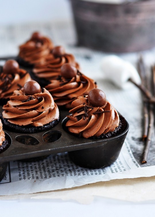 Campfire delight cupcakes with malted Belgian chocolate frosting & toasted marshmallow filling