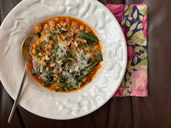 Canned chickpea and saffron soup