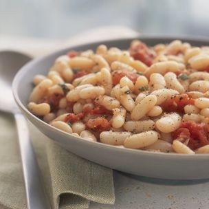 Cannellini beans with garlic and sage