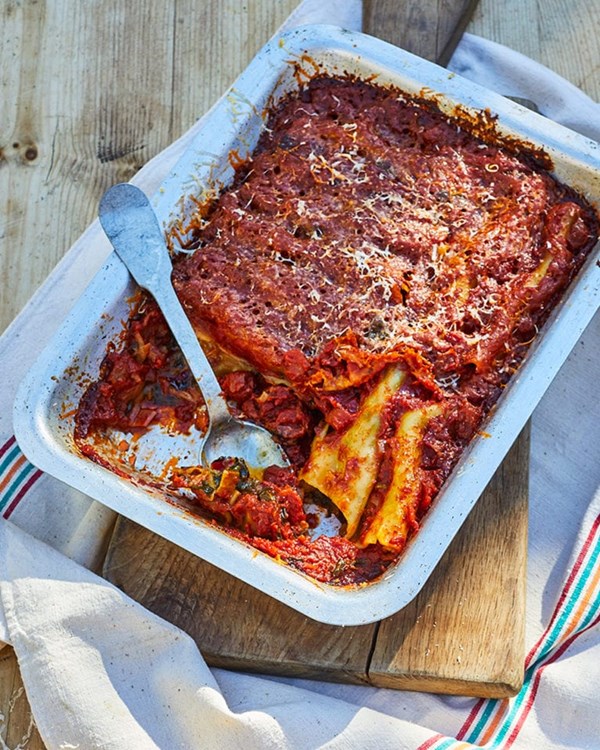 Cannelloni filled with Swiss chard (Cannelloni con le bietole)