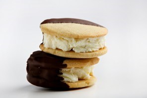 Cannoli ice cream sandwiches