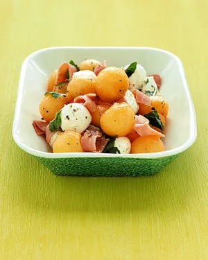 Cantaloupe and bocconcini salad with mint