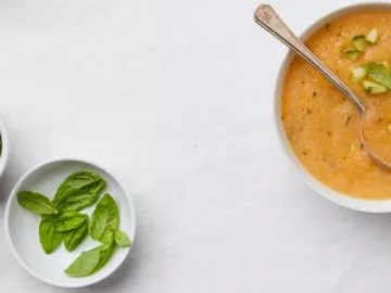 Cantaloupe-cucumber soup