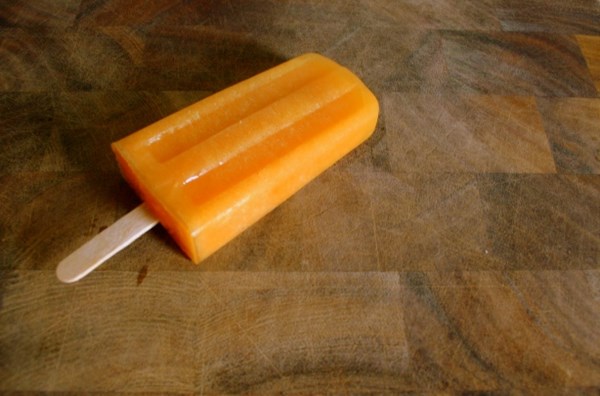 Cantaloupe ice pops (Paletas de melón)