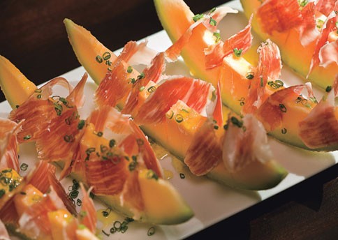 Cantaloupe with jamón