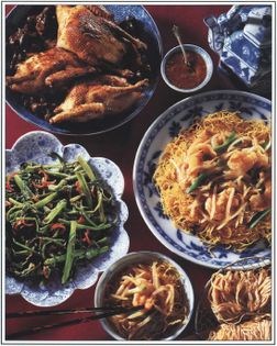 Cantonese chow mein with prawns