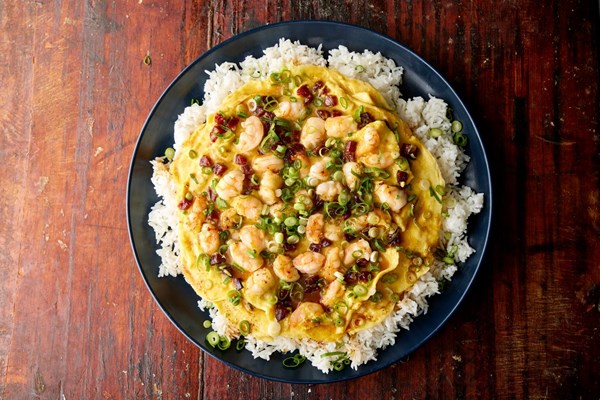 Cantonese-style shrimp omelet on rice