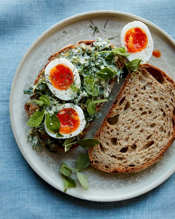 Caper and herb egg sandwich