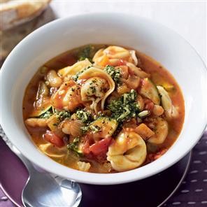 Cappelletti minestrone