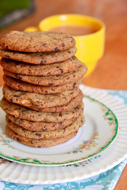 Cappuccino cookies with espresso and white chocolate