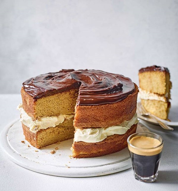 Cappuccino cream cake