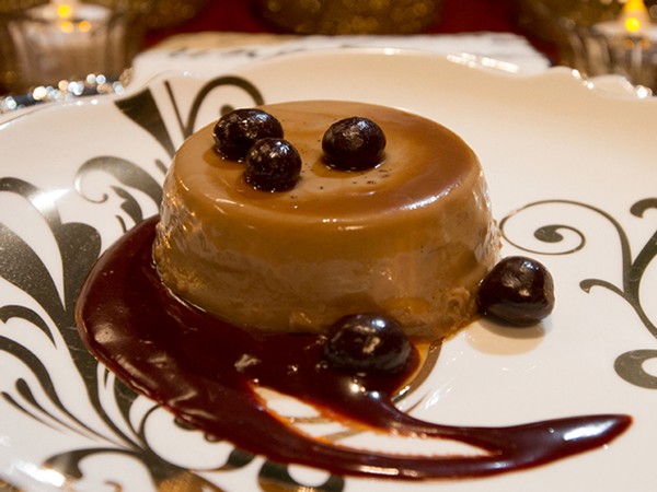 Cappuccino panna cotta with chocolate sauce