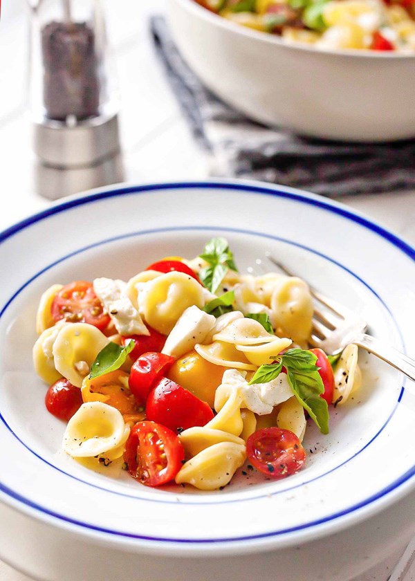 Caprese pasta salad
