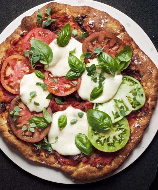 Caprese pizza